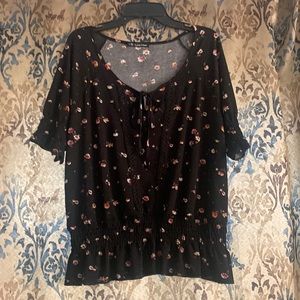 Cute floral short sleeve black top, size XL, Brand:Luna Moon